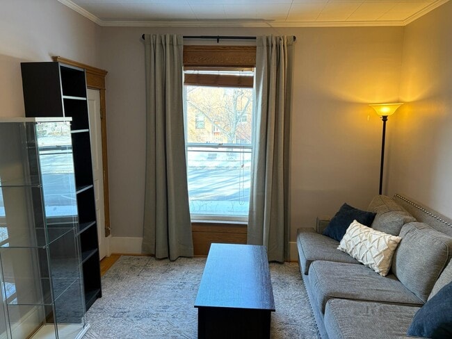 Building Photo - 433 McKinley St