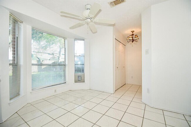 Building Photo - 12311 Grove Meadow Dr