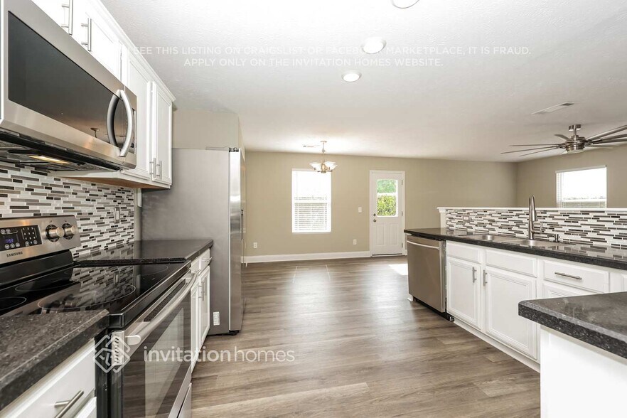Building Photo - 5439 Middlebury Dr