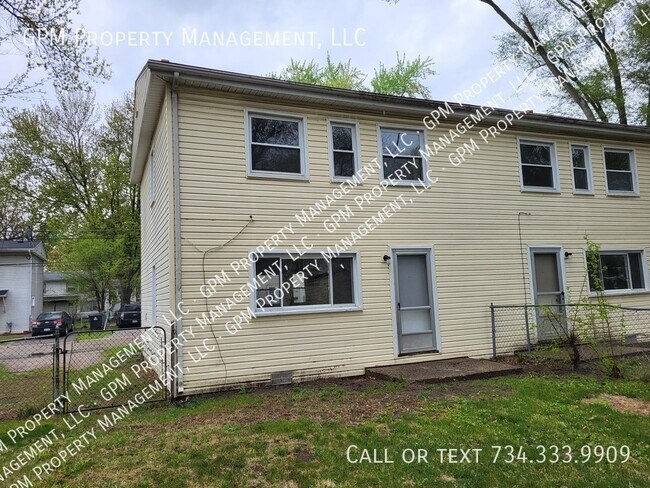 Building Photo - 33058 Alanson St