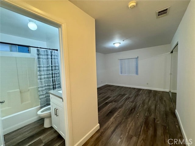 Building Photo - 12714 Vanowen St