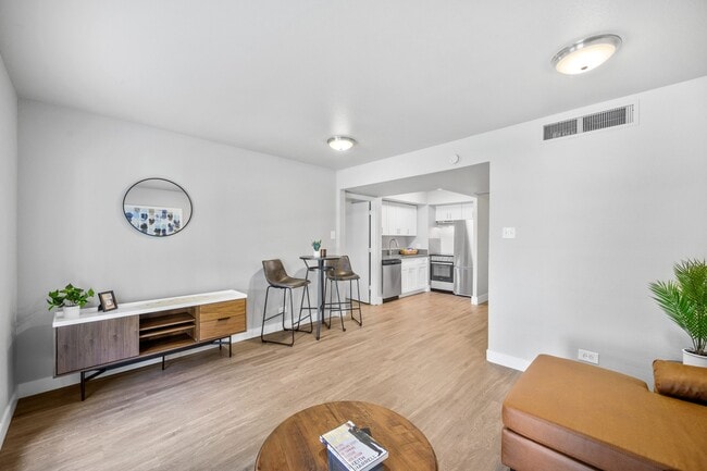 Interior Photo - Eleven13