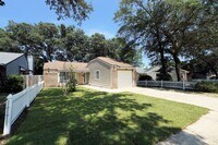 Building Photo - Great Niceville Location near Schools and ...