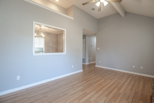 Building Photo - 4079 Groveland Rd