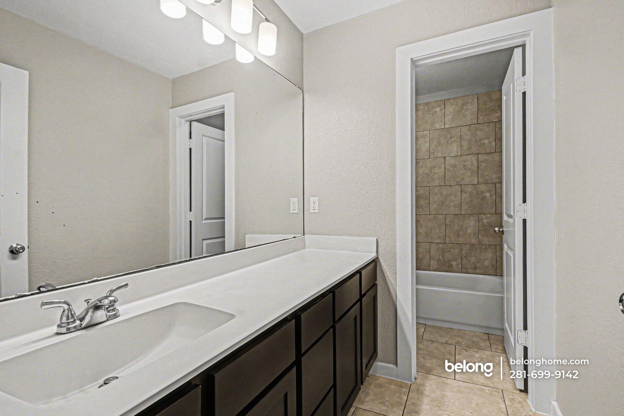Building Photo - 6911 Rosemont Ct
