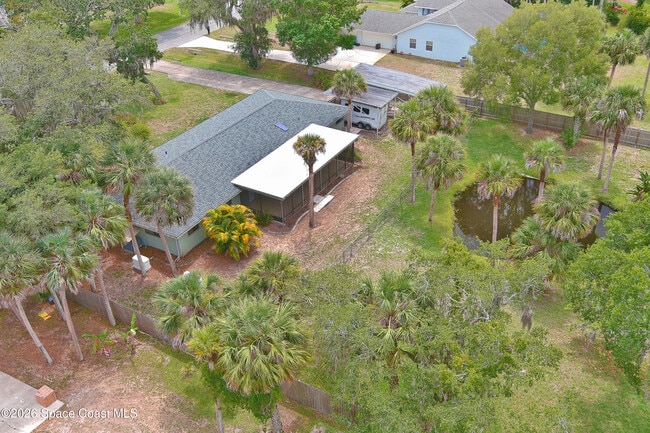 Building Photo - 670 Kings Way