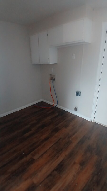 Building Photo - 106 S Davis St