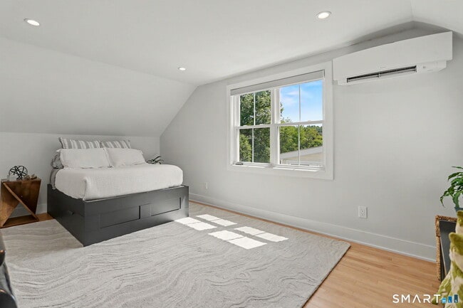 Building Photo - 8 Kirock Pl