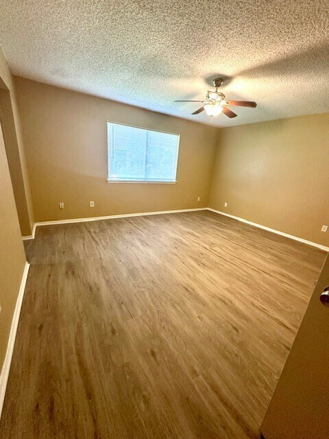 Building Photo - 12210 Roandale Dr