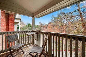 Building Photo - 4041 Drake St