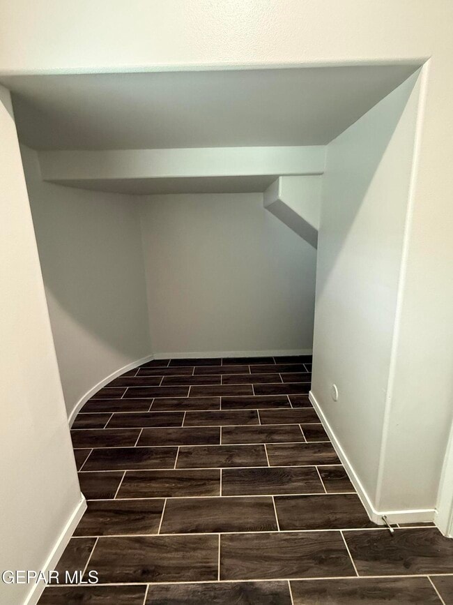 Building Photo - 804 Blingwood