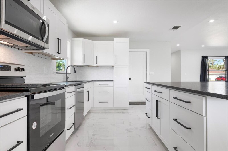 Building Photo - 4740 Payne St