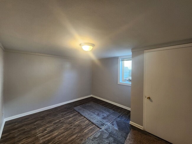 Building Photo - Spacious 5-Bedroom Home Near McKennan Park