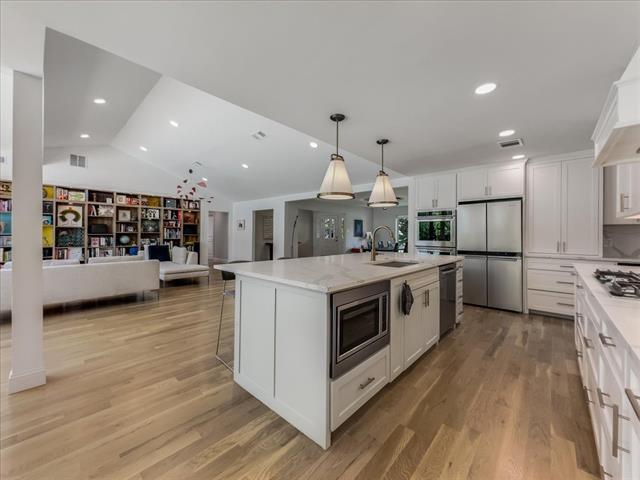 Building Photo - 7049 Gateridge Dr