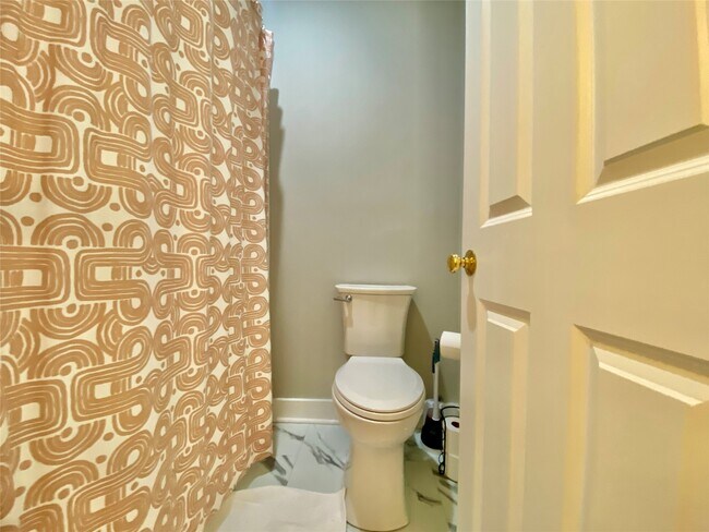 Building Photo - 254 W Washington St