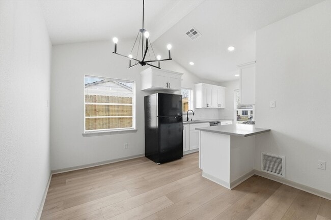 Building Photo - 3903 High Point Ln