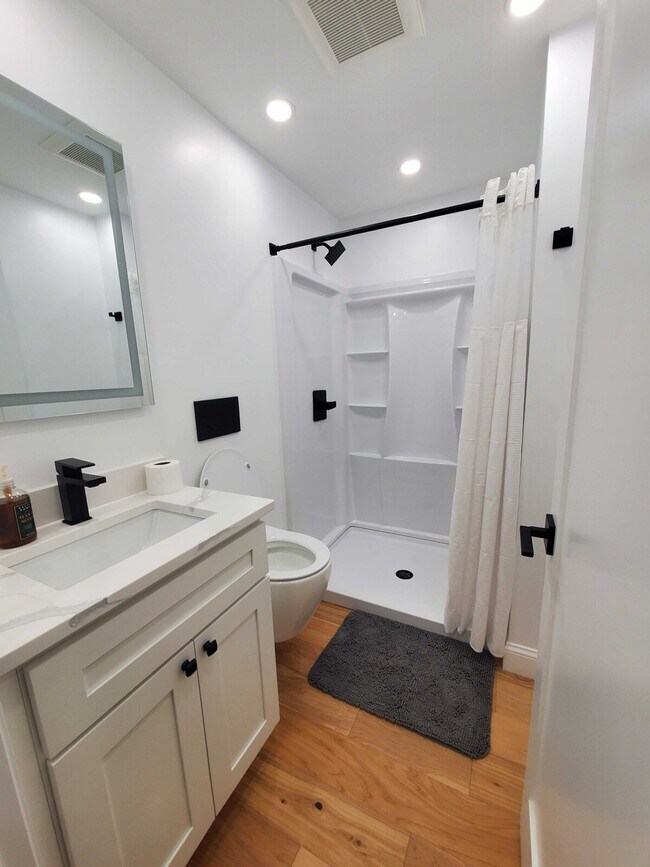 Building Photo - 919 Atwells Ave