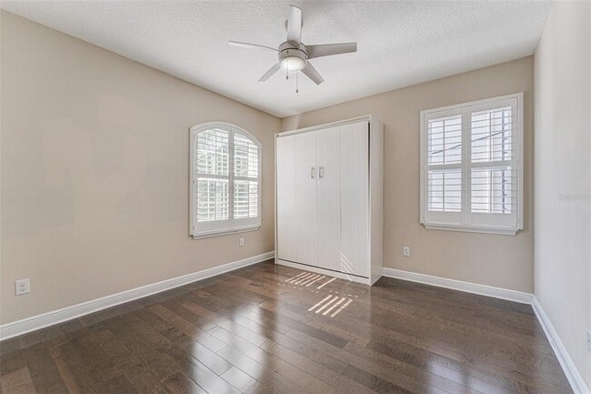 Building Photo - 213 S Westland Ave
