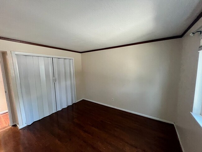 Building Photo - 2555 Clearacre Lane #25-1