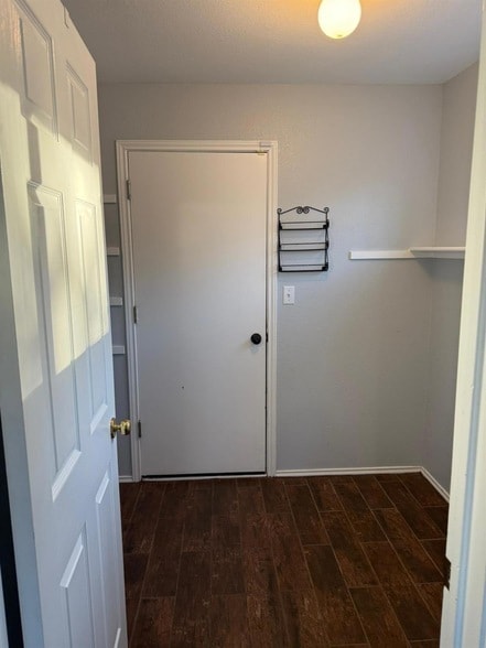 Building Photo - 612 Blair Ave