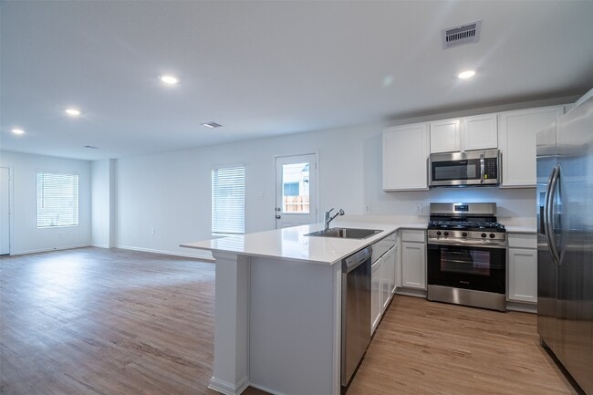 Building Photo - 1508 Las Cuevas Dr