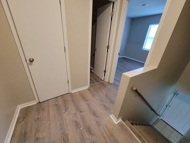 Building Photo - 630-632 W. Country Squire Ct.