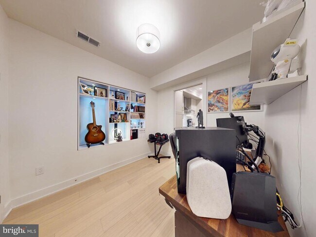 Building Photo - 2642 39th St NW