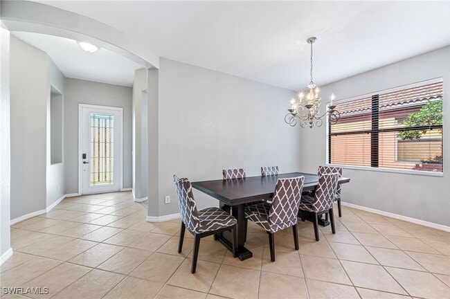 Building Photo - 12154 Country Day Cir