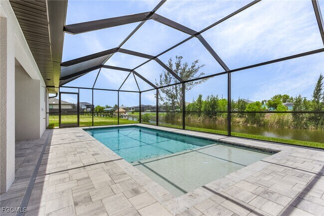 Building Photo - 2510 SW 17th Ave