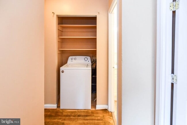 Building Photo - 5005 D St SE