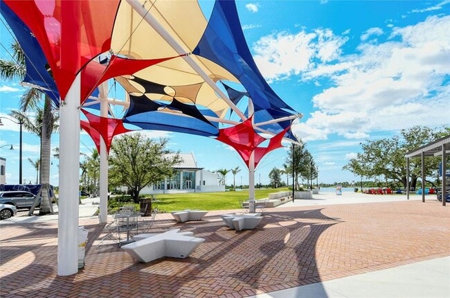 Building Photo - 12390 Wellen Golf St