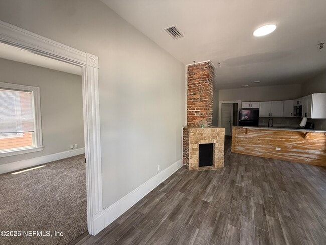 Building Photo - 1918 Redell St