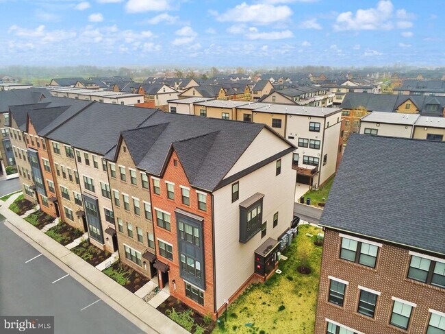 Building Photo - 43430 Stonewood Crossing Ter