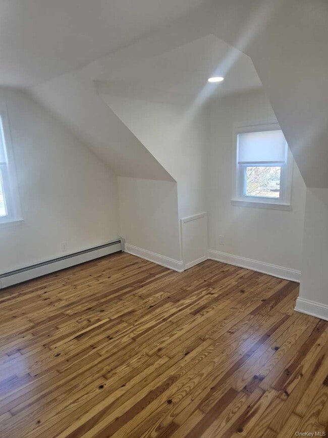 Building Photo - 119 Crown Ave