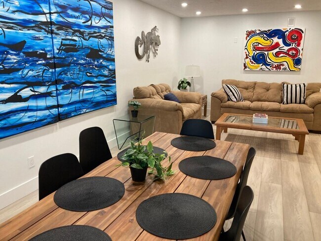 Building Photo - 2780 Landmark Dr