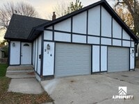 Building Photo - 516 N Cliff Ave