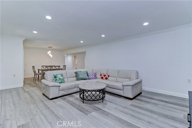 Building Photo - 5515 Paseo Del Lago W