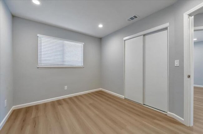 Building Photo - 3360 Warburton Ave