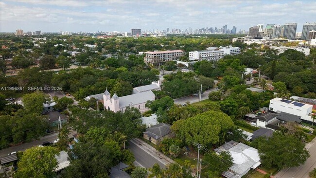 Building Photo - 3490 William Ave