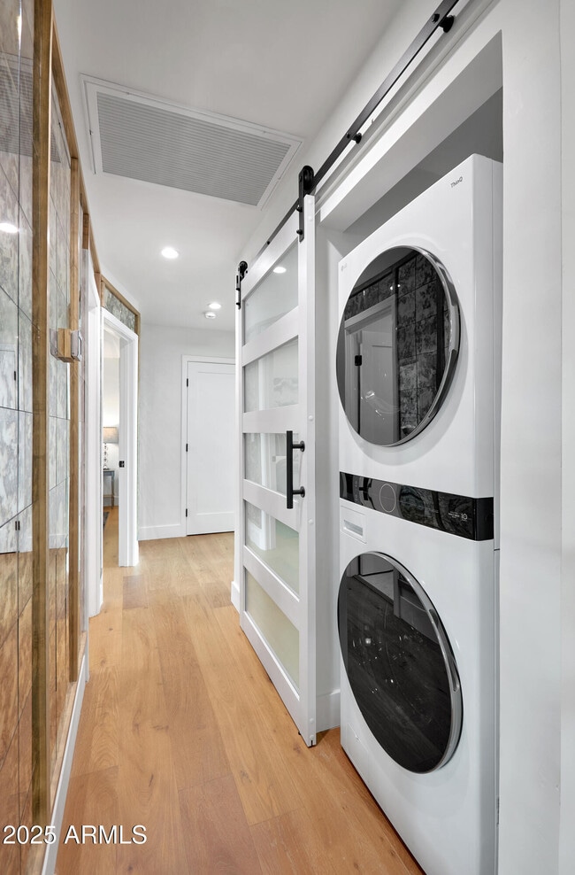 Building Photo - 7320 E Latham St