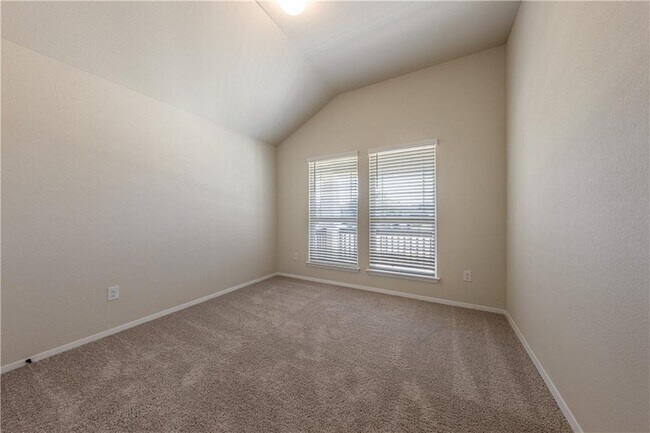 Building Photo - 116 Crooked Trail