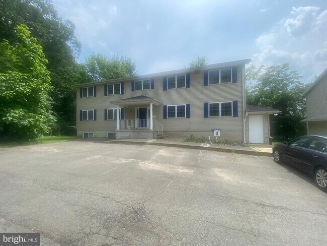 Building Photo - 1312 Clay Ave