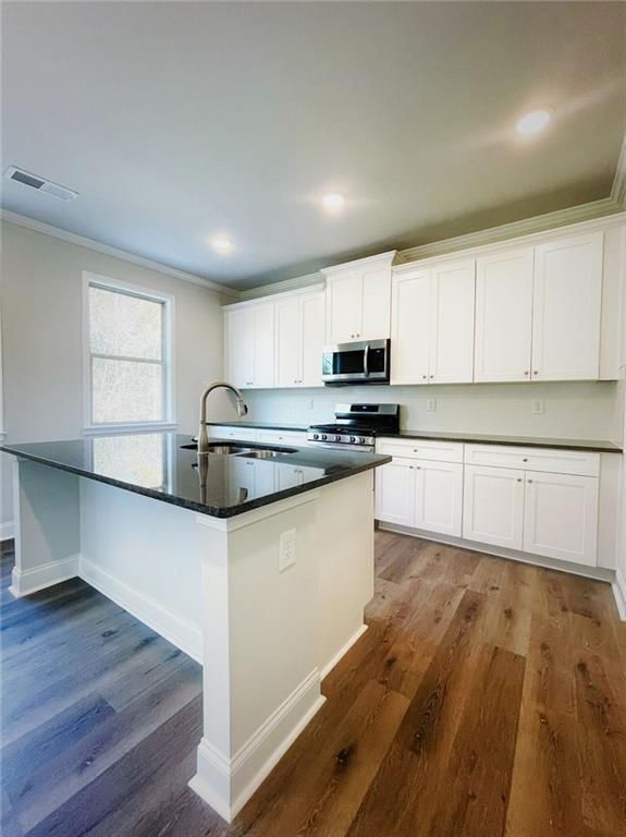 Building Photo - 409 Hellen Vly Dr