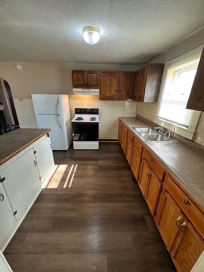 Building Photo - St. James Location