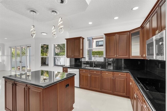 Building Photo - 15699 SW 54th Ct