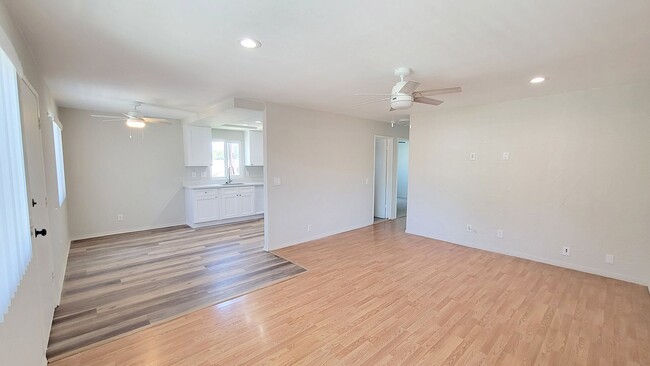 Building Photo - 267 W 6th Ave