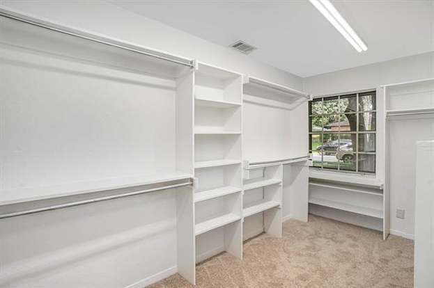 Building Photo - 2913 Ridgedale Dr