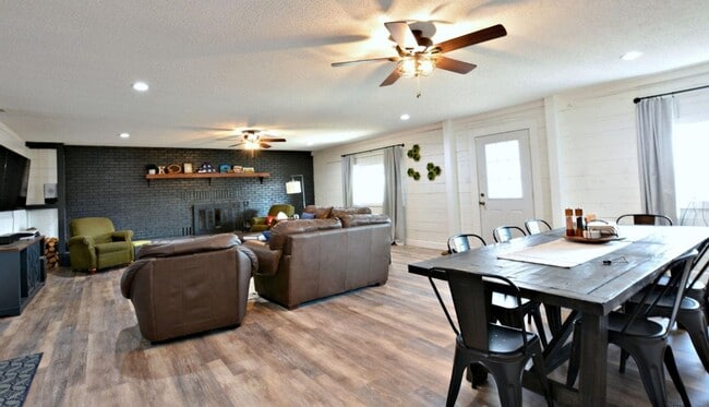 Building Photo - Beautifully Renovated 3bd/2ba home in Portales; Available 8/1/26