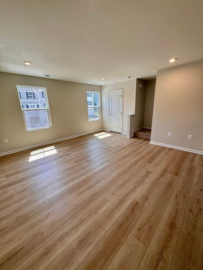 Building Photo - 2905 Orchard Ridge Lane