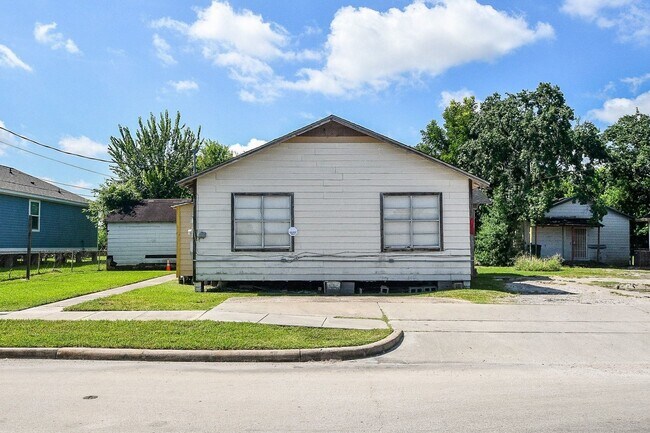 Building Photo - 6024 Collingsworth St
